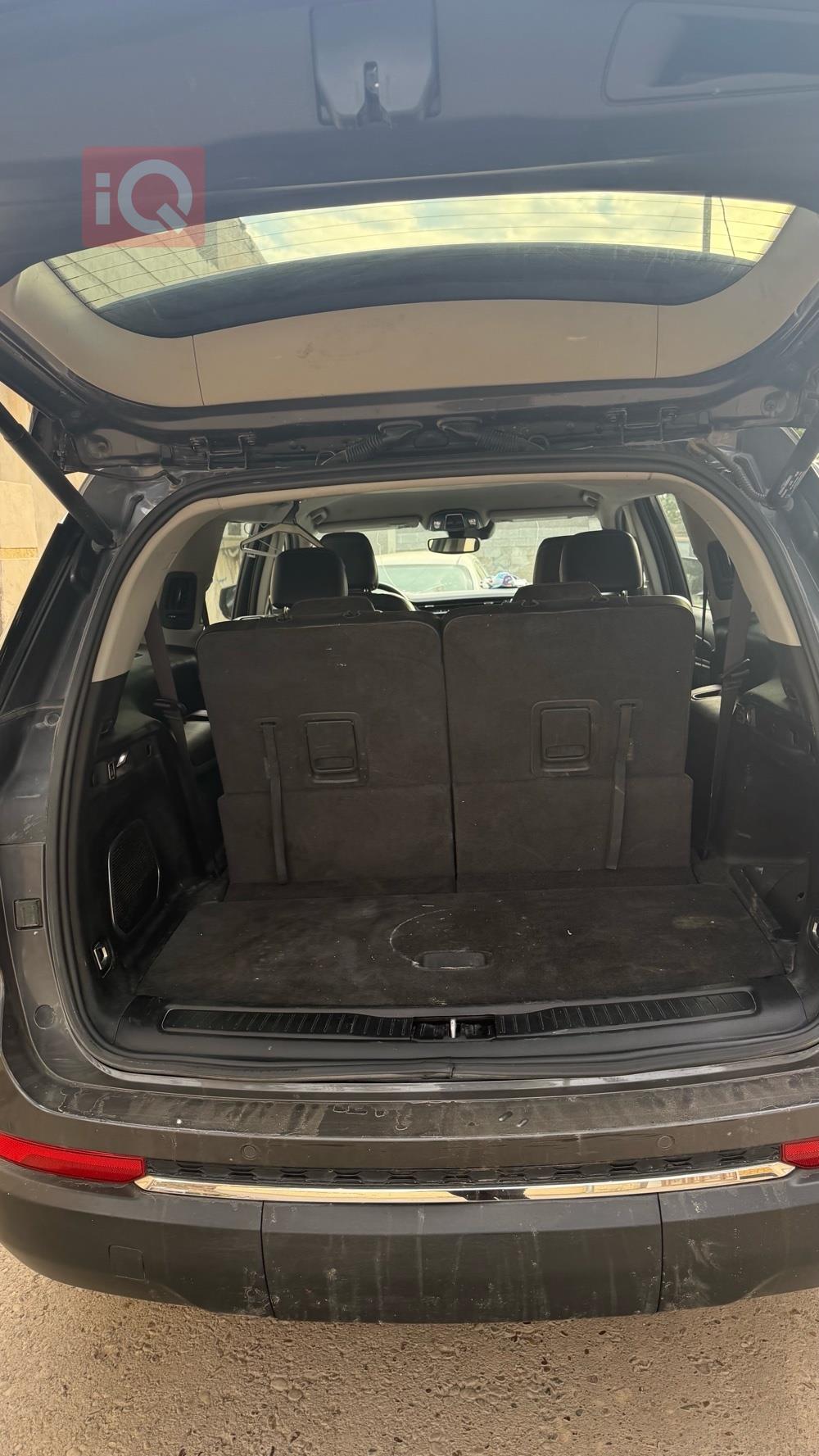 جیپ گراند شیرۆکی